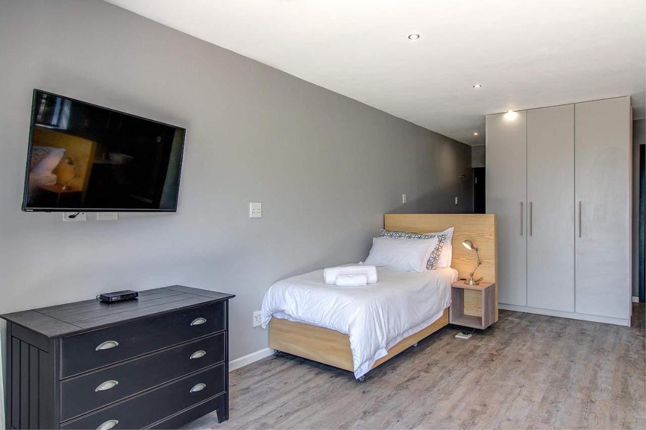 Sky Blue Guest House Кентон-он-Си Экстерьер фото